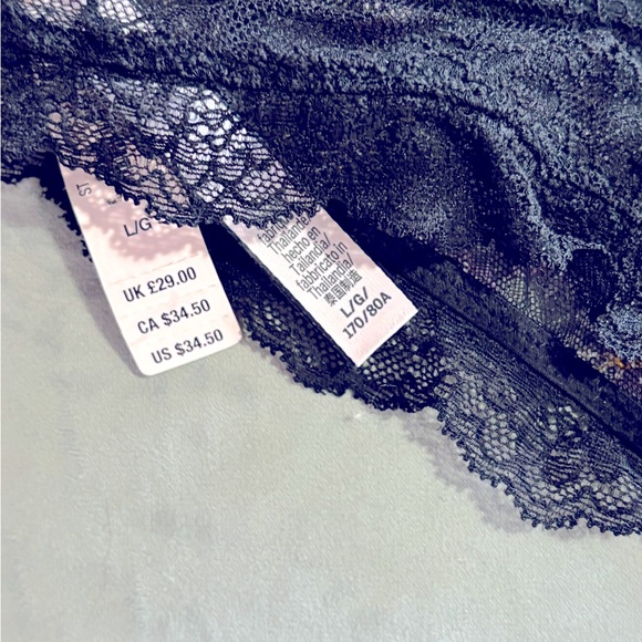 Victoria's Secret Dream Angels Black Floral
Lace Corset Top & Matching thongs. - Picture 9 of 14